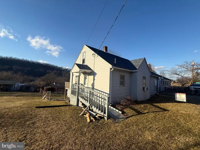 $189,000 | 310 Greenway Drive, Berkeley Springs, WV 25411