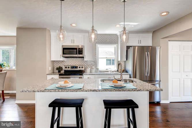 7642 Old Battle Grove Road Baltimore, MD 21222 - Photo 11 of 28 Kitchen