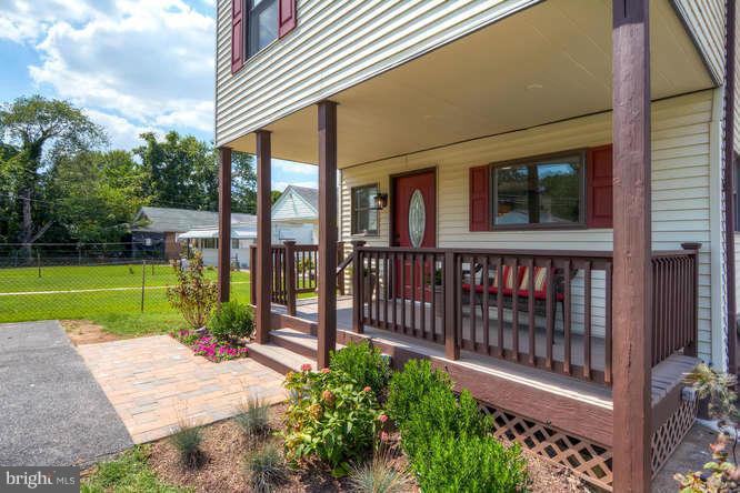 7642 Old Battle Grove Road Baltimore, MD 21222 - Photo 3 of 28 Welcoming Covered Front Porch