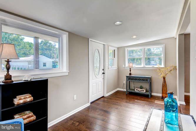 7642 Old Battle Grove Road Baltimore, MD 21222 - Photo 6 of 28 Sun-filled Rooms!