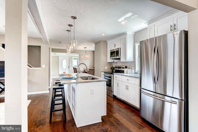 7642 Old Battle Grove Road Baltimore, MD 21222 - Photo 10 of 28 Kitchen