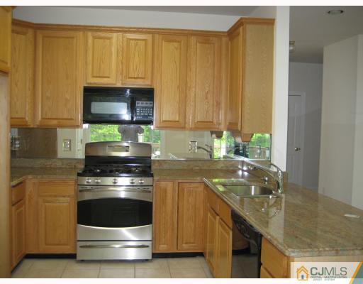 46 Cummings Road Monmouth Junction, NJ 08852 - Photo 2 of 10 Gallery Image 2