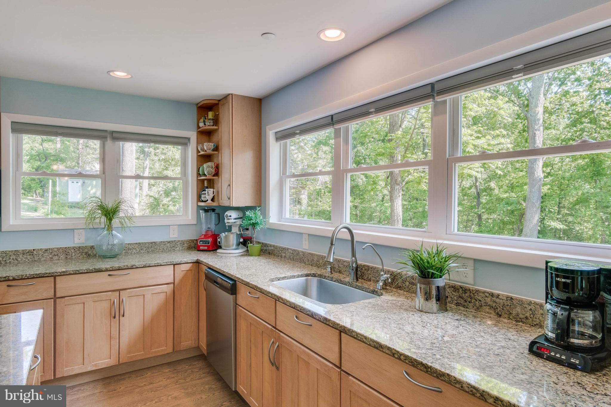 801 Swift Road Pasadena, MD 21122 - Photo 8 of 30 Bright & Open w/Great Views