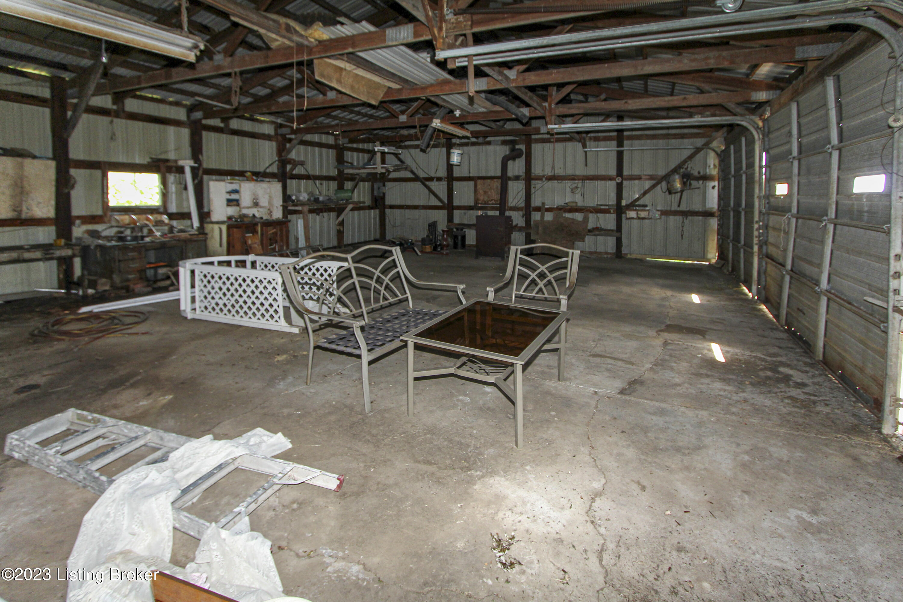 3722 Bardstown Road Lawrenceburg, KY 40342 - Photo 20 of 29 Garage
