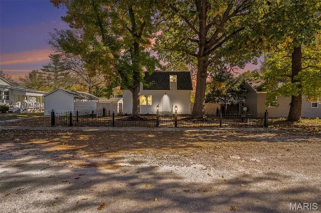 $275,000 | 2109 South 3rd Street, Fayetteville, IL 62258