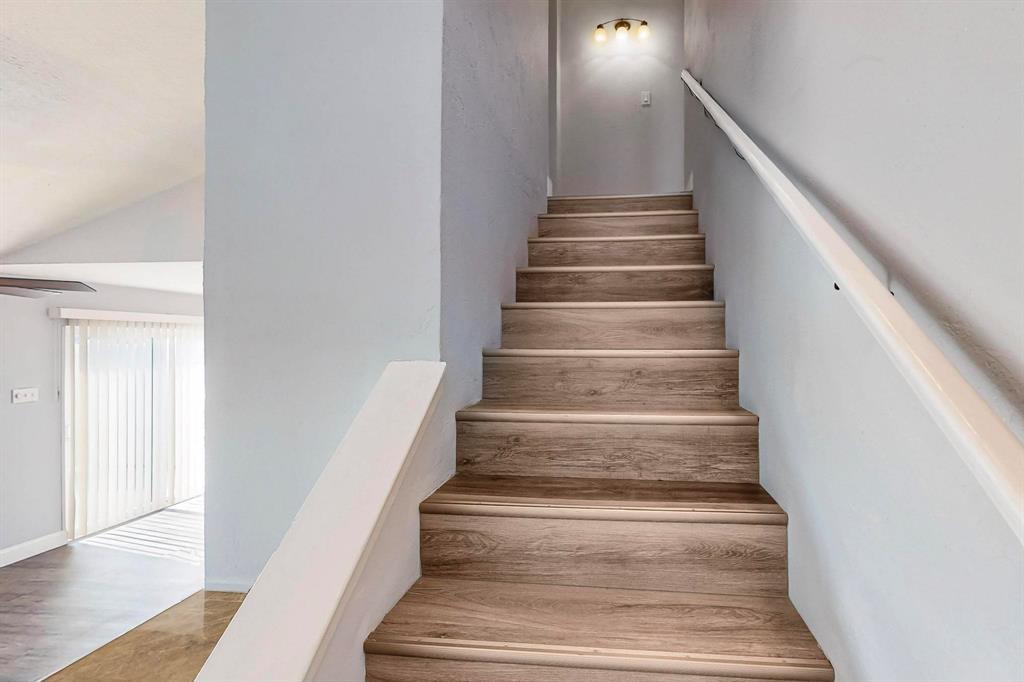 2240 Tarpley Road, Unit 464 Carrollton, TX 75006 - Photo 3 of 18 a view of entryway