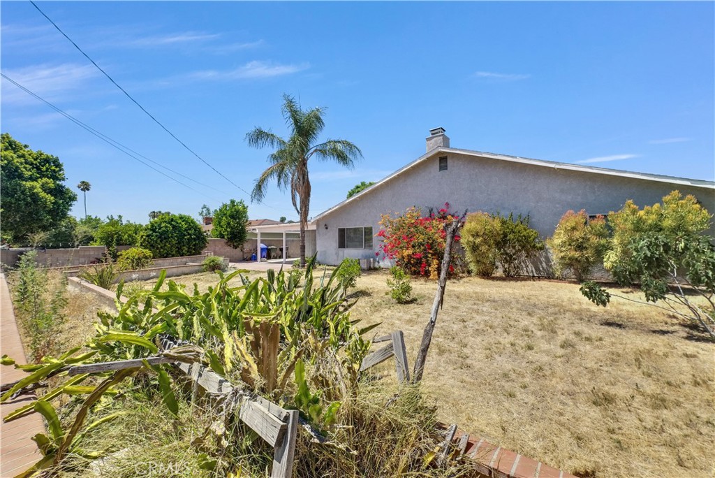 553 East Home Street Rialto, CA 92376 - Photo 26 of 26 Backyard