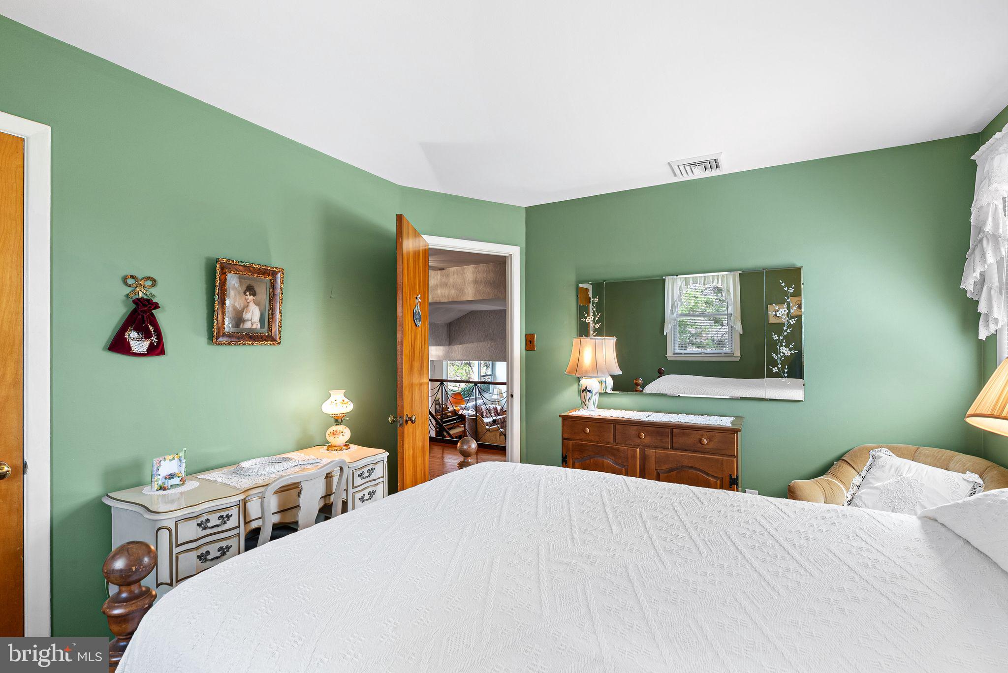 418 Wyndon Road Ambler, PA 19002 - Photo 24 of 32 2nd bedroom