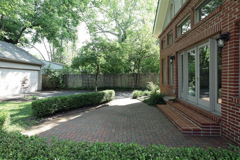 207 Sycamore Road Lexington, KY 40502 - Photo 26 of 27 Photo 26