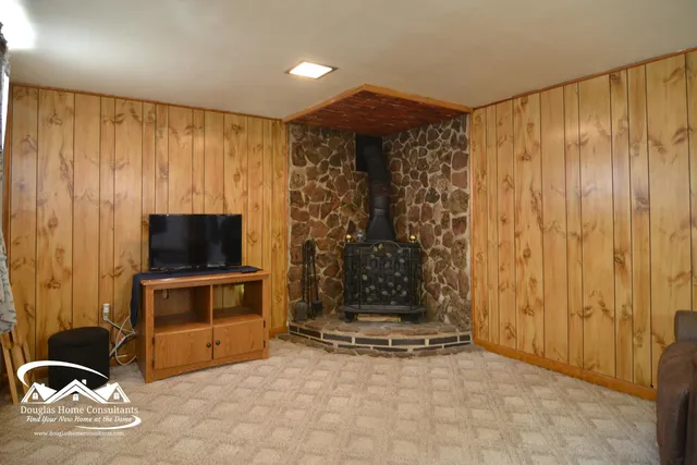 $287,500 | 608 West Arnold Street, Glenrock, WY 82637