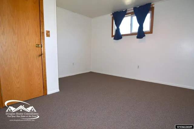 $299,500 | 608 West Arnold Street, Glenrock, WY 82637