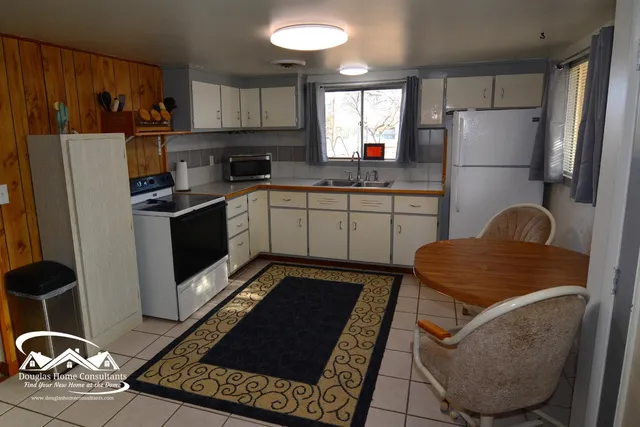 $287,500 | 608 West Arnold Street, Glenrock, WY 82637