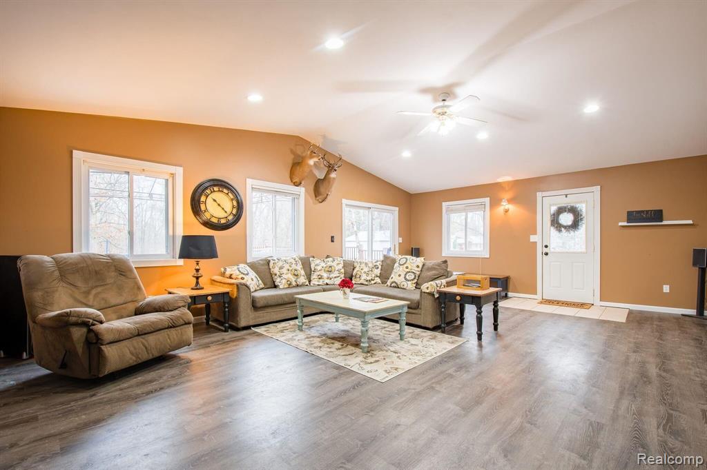 5665 Fisher Road Howell, MI 48855 - Photo 4 of 23
