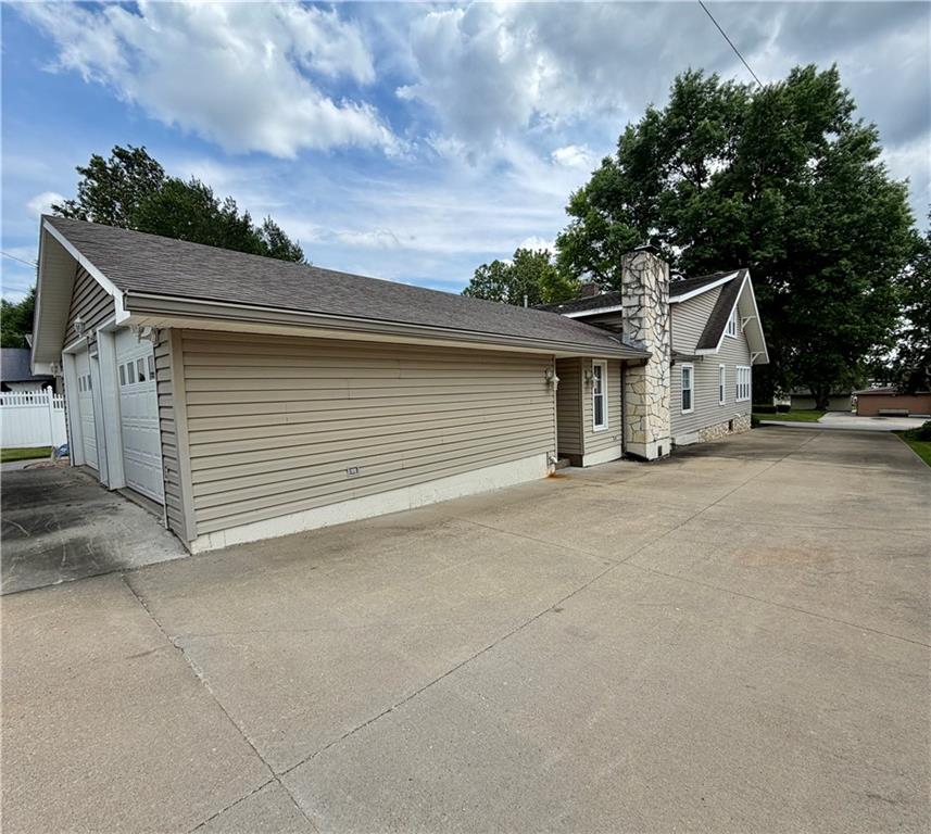 305 Fremont Street Wathena, KS 66090 - Photo 4 of 25