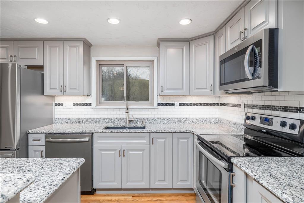 137 Hornhead Road McDonald, PA 15057 - Photo 9 of 27 GRANITE COUNTERTOPS.