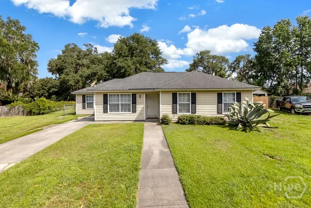 $1,975 | 402 Sterling Creek Drive, Richmond Hill, GA 31324