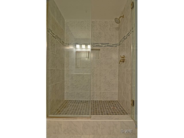 6 South Laflin Street, Unit 818 Chicago, IL 60607 - Photo 10 of 11