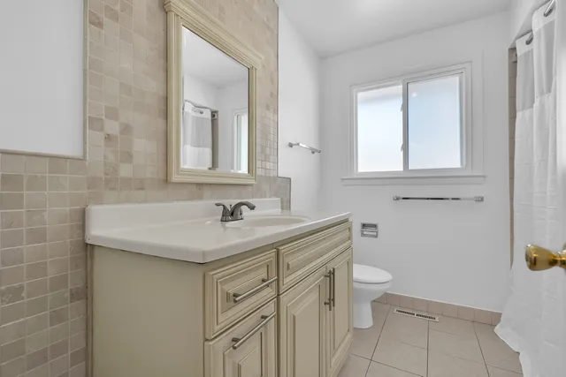 $444,900 | 503 Lasalle Street, Des Plaines, IL 60016