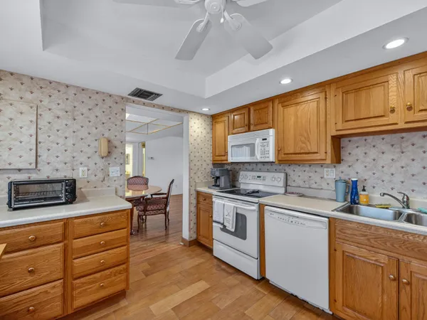 $195,000 | 413 Augusta Boulevard, Unit 206, Naples, FL 34113