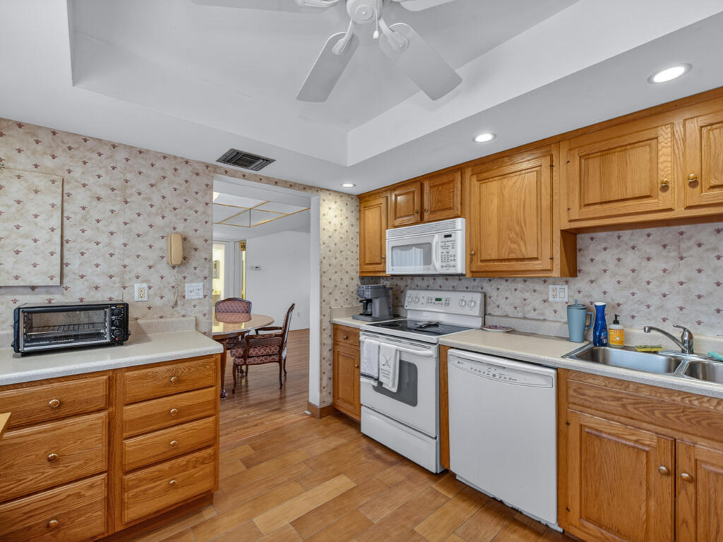 413 Augusta Boulevard, Unit 206 Naples, FL 34113 - Photo 6 of 14 413-augusta-blvd-206-naples-fl-34113-kit