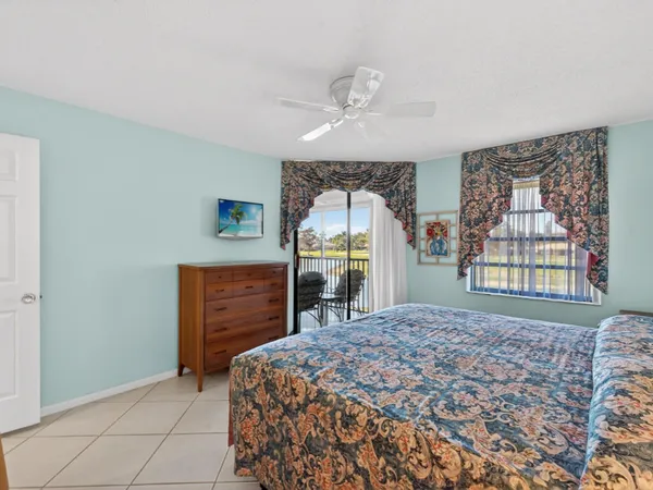 $195,000 | 413 Augusta Boulevard, Unit 206, Naples, FL 34113