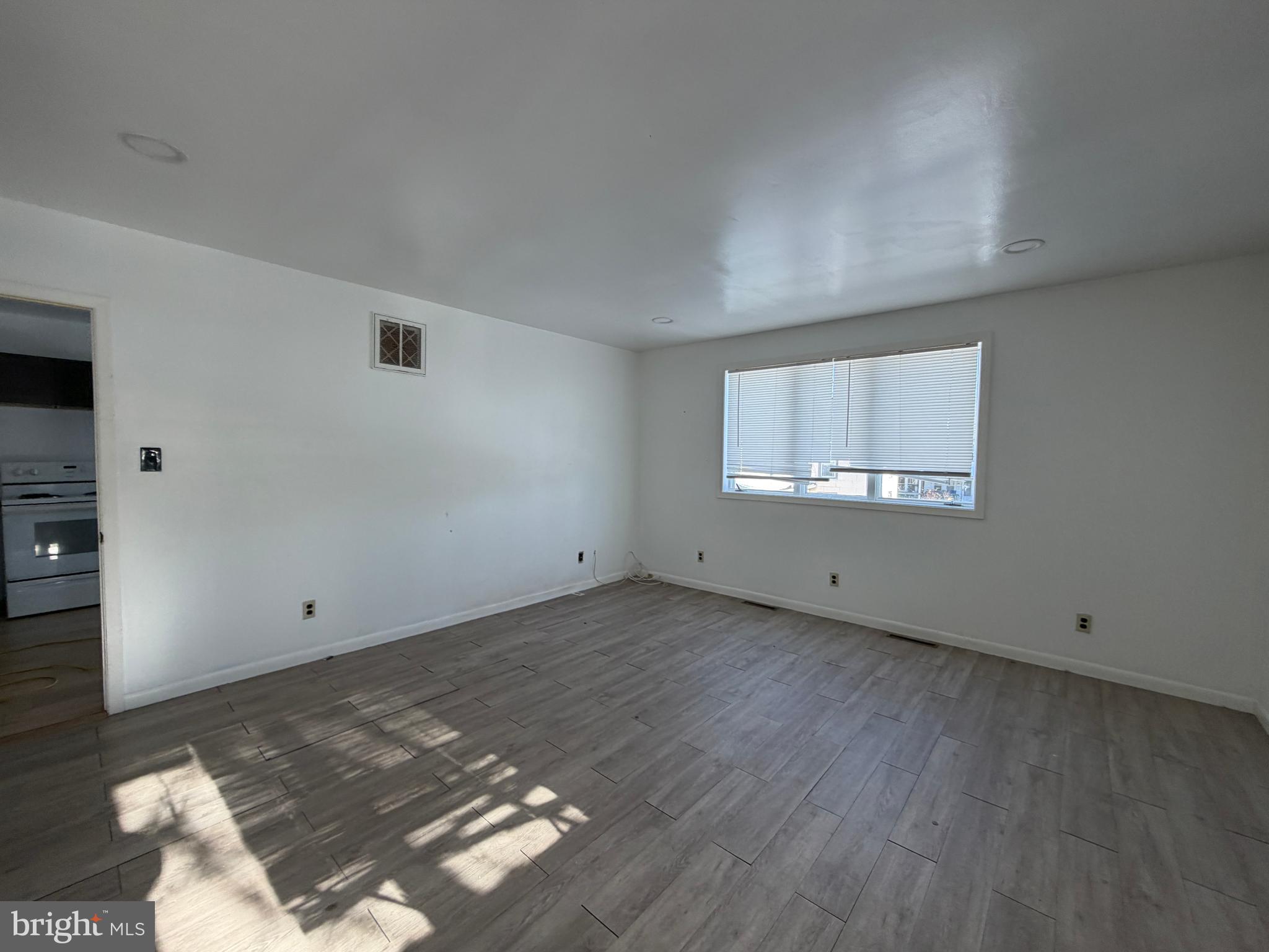 644 Cooper Street, Unit 2 Beverly, NJ 08010 - Photo 13 of 21