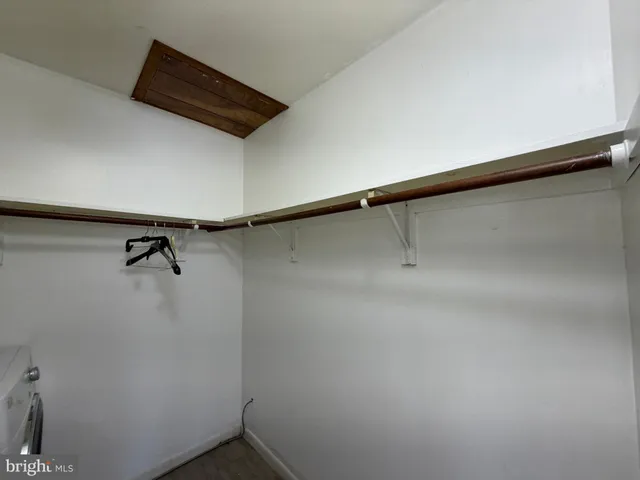 $1,300 | 644 Cooper Street, Unit 2, Beverly, NJ 08010