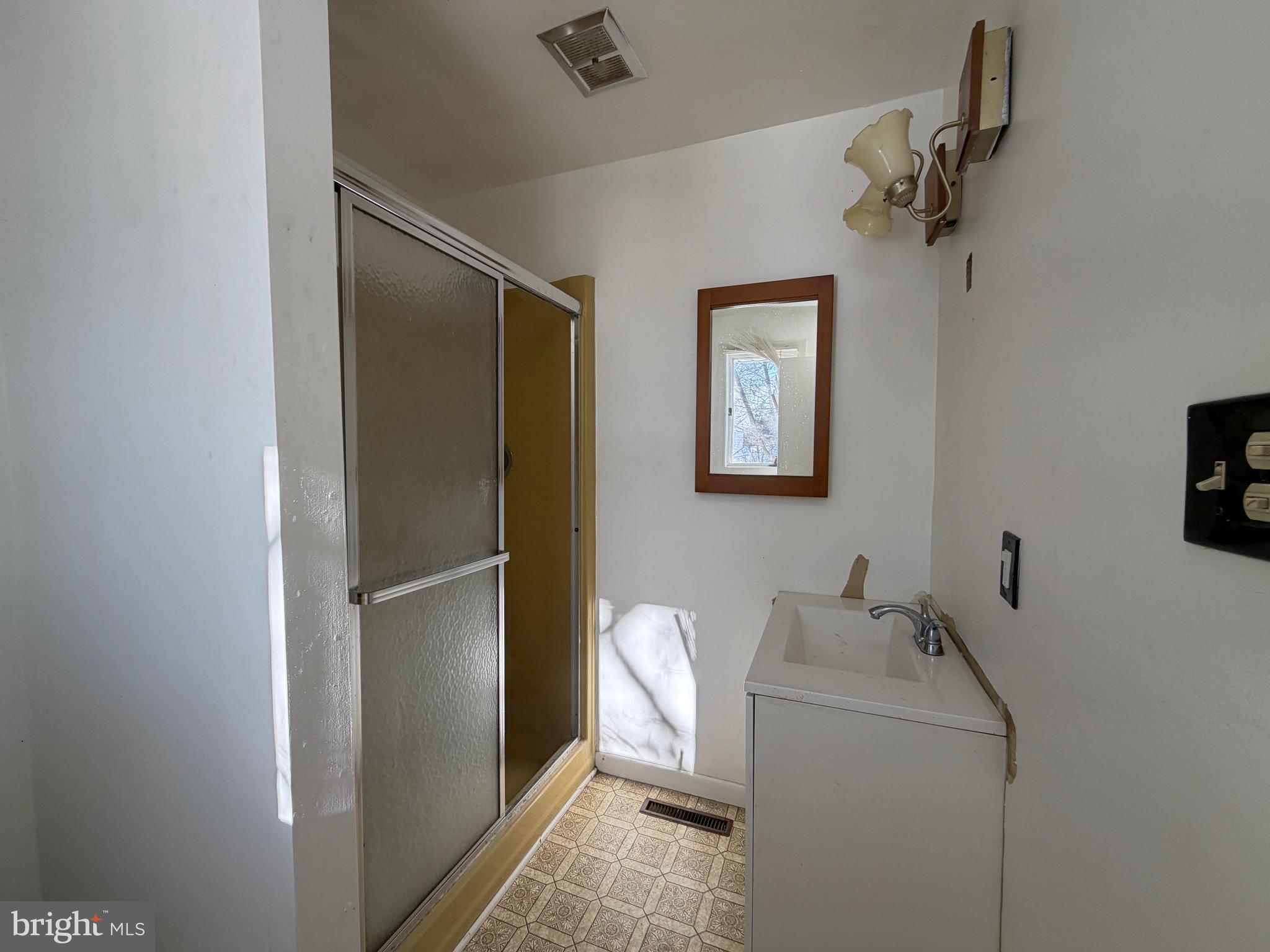 644 Cooper Street, Unit 2 Beverly, NJ 08010 - Photo 17 of 21