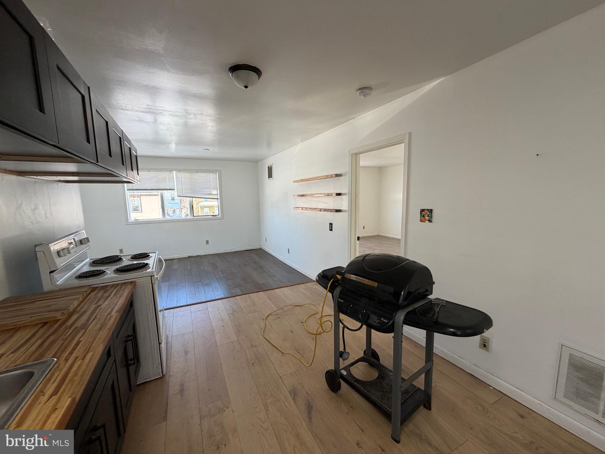 644 Cooper Street, Unit 2 Beverly, NJ 08010 - Photo 3 of 21