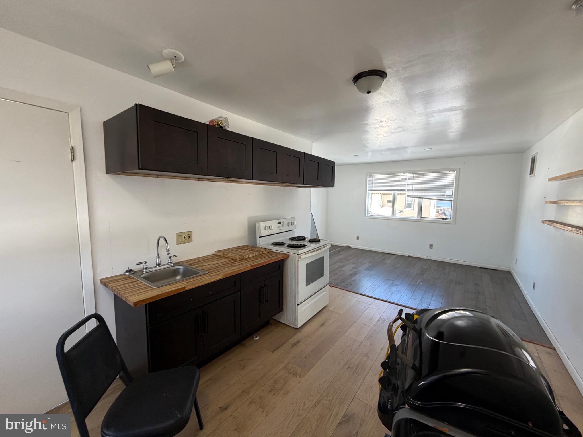 644 Cooper Street, Unit 2 Beverly, NJ 08010 - Photo 4 of 21