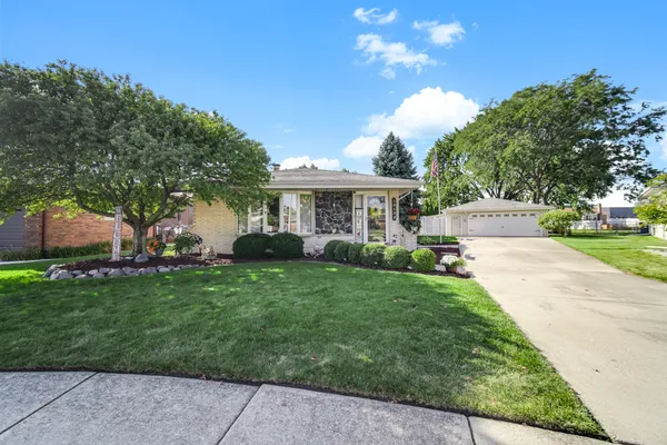 $410,000 | 12132 South James Drive, Alsip, IL 60803