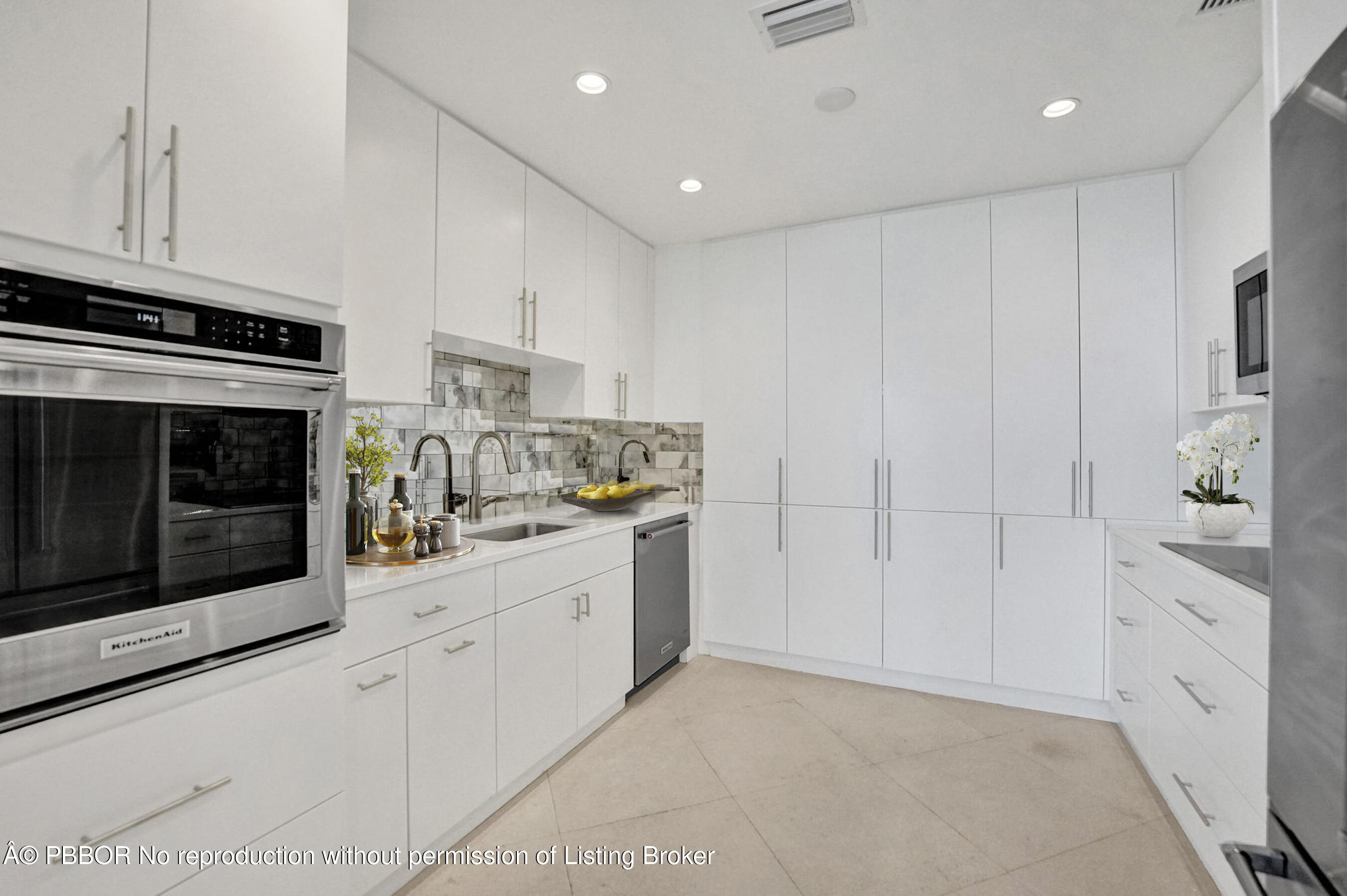 44 Cocoanut Row, Unit 315A/316A Palm Beach, FL 33480 - Photo 4 of 12 44 Cocoanut Row Kitchen Virtual Staging