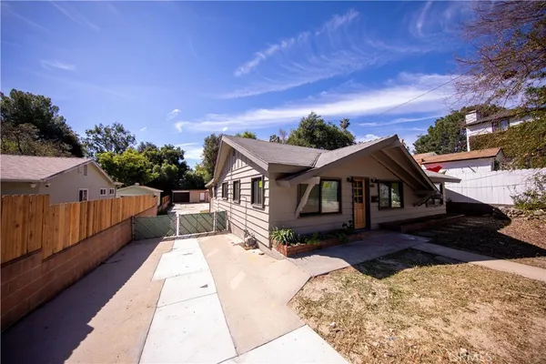 $1,600,000 | 600 East Sierra Madre Boulevard, Sierra Madre, CA 91024