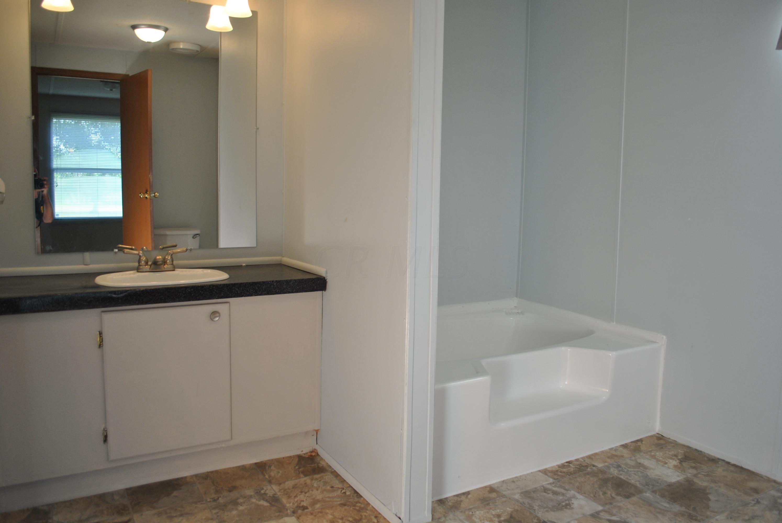 9140 Taylor Road Orient, OH 43146 - Photo 6 of 10 Gallery Image 6