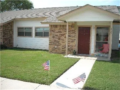 $625 | 114 West 10th Street, Nixon, TX 78140