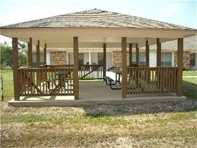 $775 | 114 West 10th Street, Nixon, TX 78140