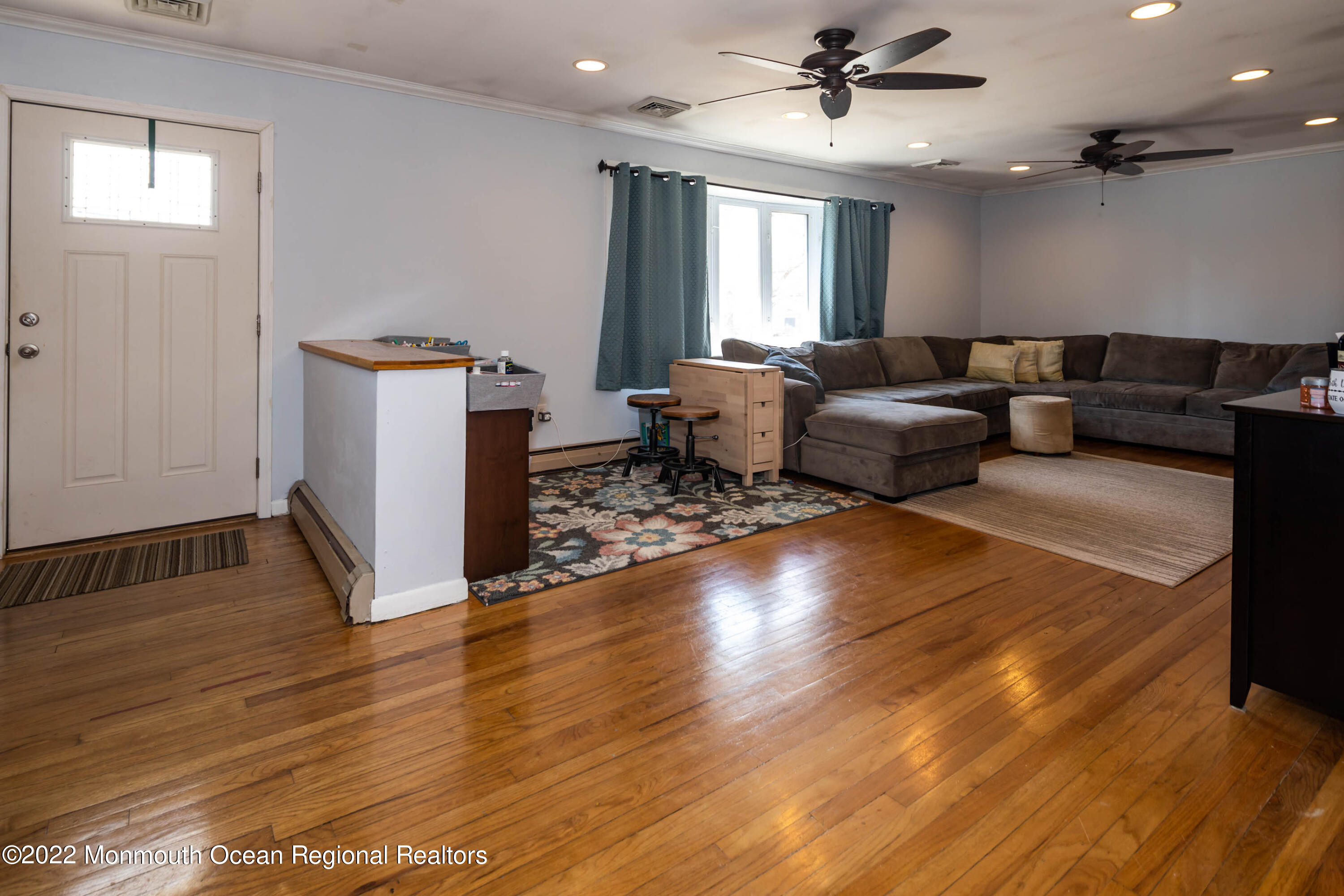 654 Wayside Road Neptune Township, NJ 07753 - Photo 5 of 31 05_Living Room