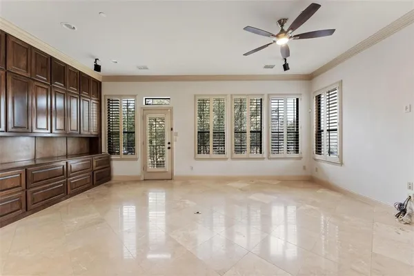 a view of a livingroom with furniture