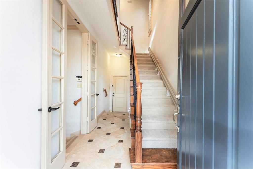 7245 Parkwood Boulevard Plano, TX 75024 - Photo 3 of 32