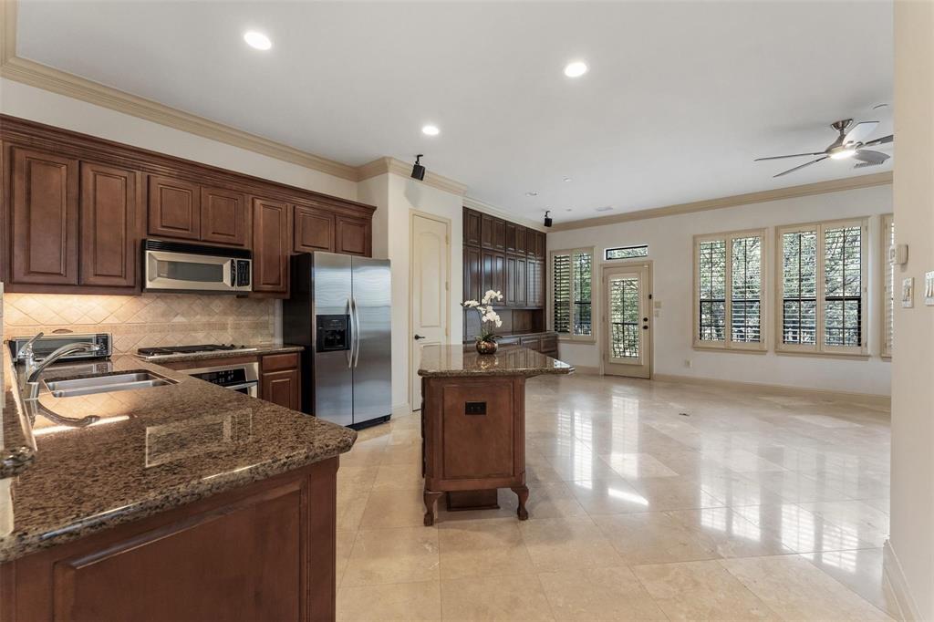 7245 Parkwood Boulevard Plano, TX 75024 - Photo 8 of 32