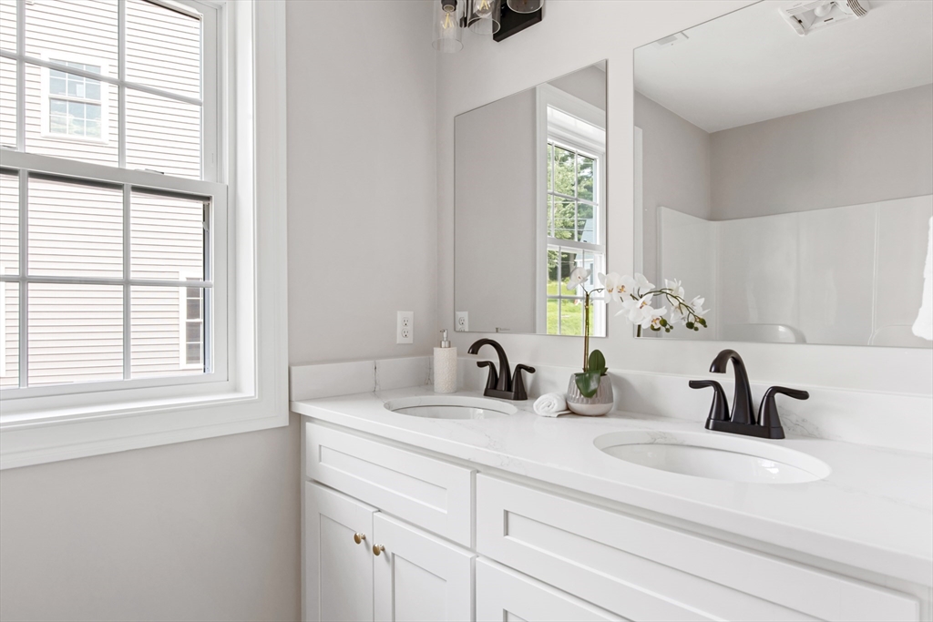 77 Upland Street Worcester, MA 01607 - Photo 11 of 15