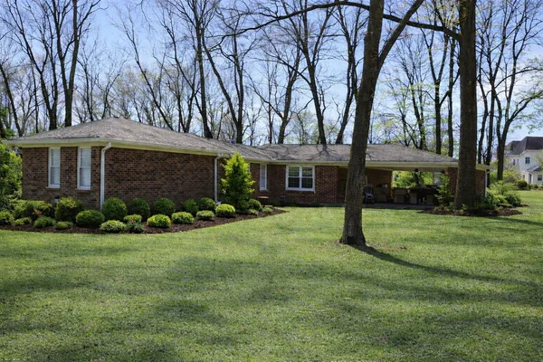 $1,800 | 101 West Hillwood Drive, Unit A, Nashville, TN 37205