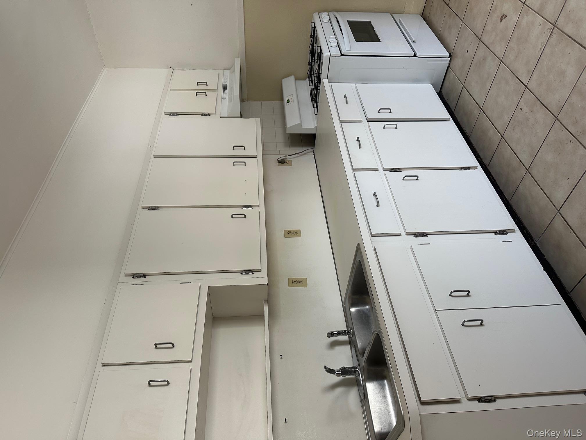 164 Mill Street, Unit 1 Poughkeepsie, NY 12601 - Photo 1 of 8