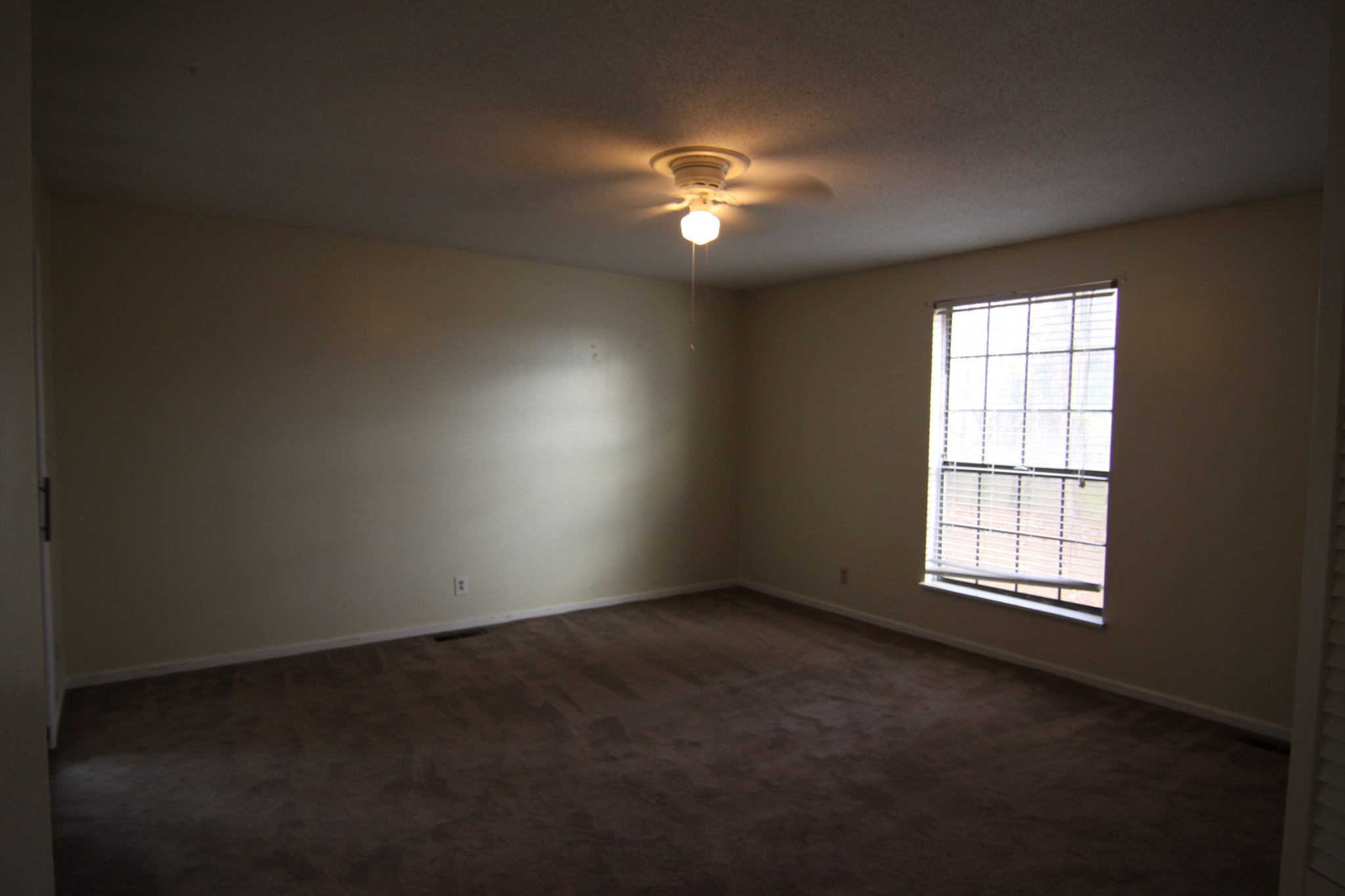 337 Rossview Road Clarksville, TN 37043 - Photo 20 of 22 a view of an empty room with a window