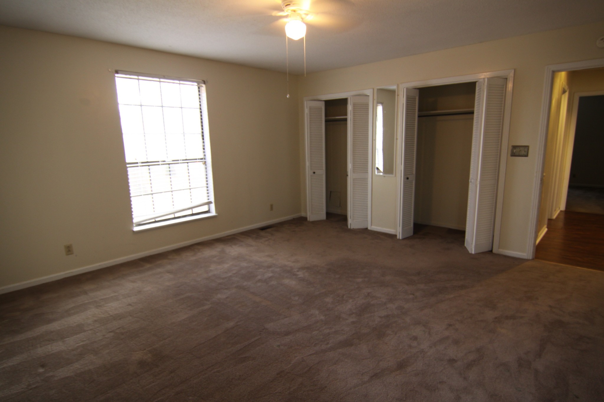 337 Rossview Road Clarksville, TN 37043 - Photo 21 of 22 an empty room with windows and closet