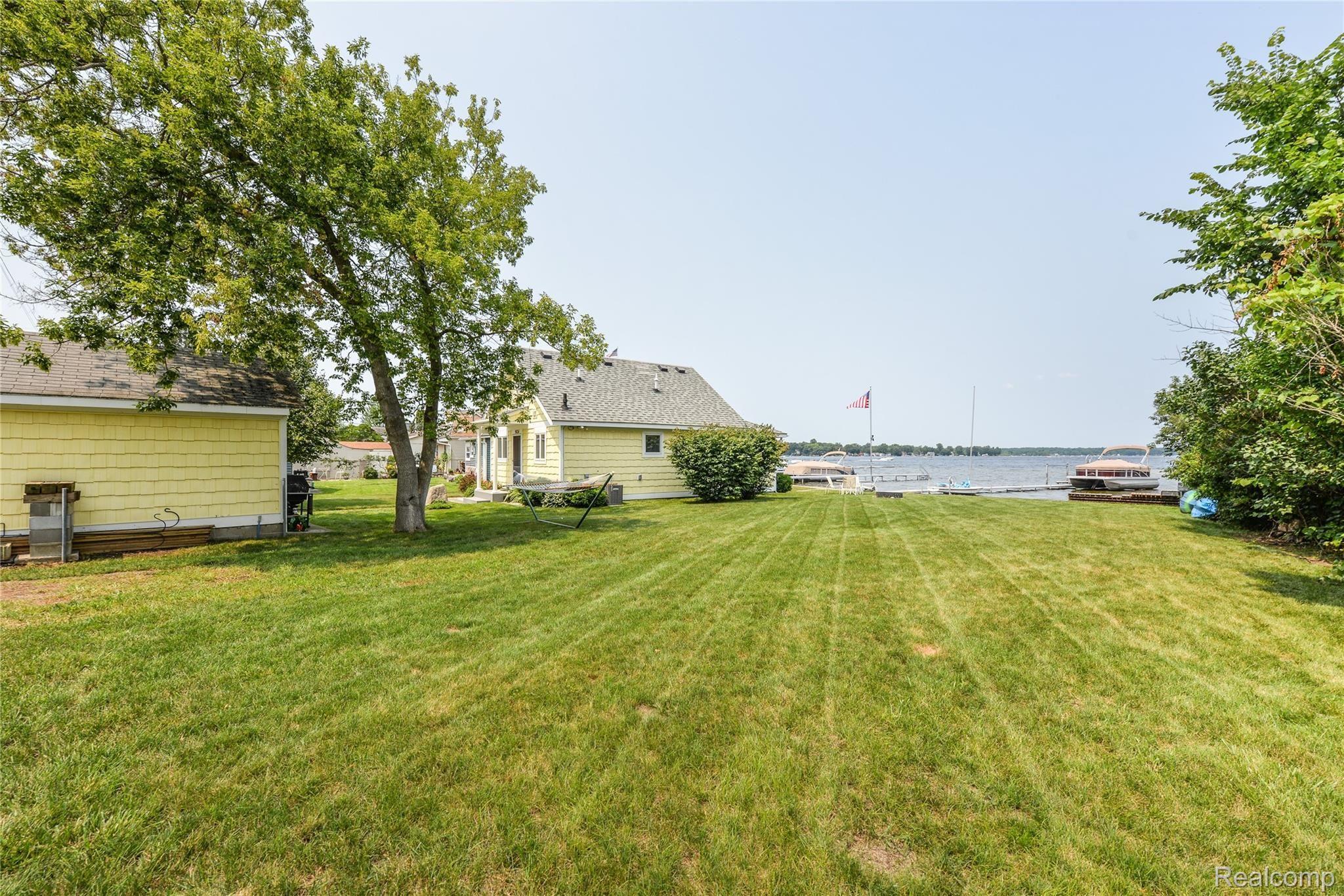 9034 Dexter-Pinckney Road Pinckney, MI 48169 - Photo 8 of 33 DSC_10.jpg