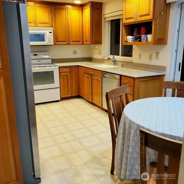 12811 Southeast 186th Place Renton, WA 98058 - Photo 3 of 11