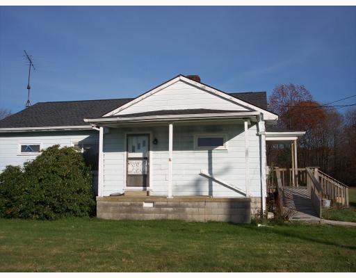 1360 Robertson Road Hermitage, PA 16148 - Photo 1 of 6 Exterior Front.