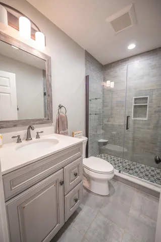 $2,100,000 | 121 Fannie Hill Drive, Wilmington, VT 05363