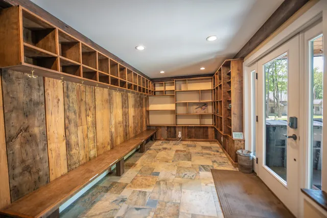 $2,100,000 | 121 Fannie Hill Drive, Wilmington, VT 05363